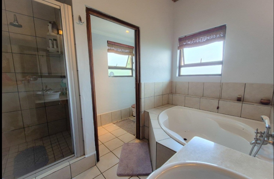 6 Bedroom Property for Sale in Boschenvaal River Front Lodges Free State